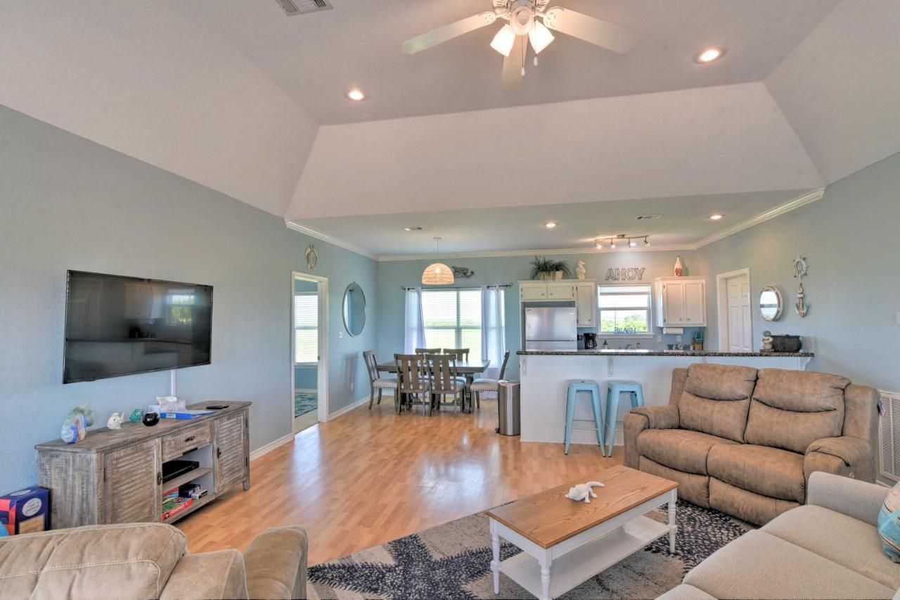 فيلا Bright Crystal Beach House, Walk To Coast! Bolivar Peninsula المظهر الخارجي الصورة